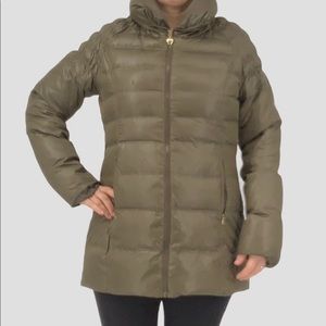 Gorgeous Guess down coat, olive green, no hood, mid length, reposhing